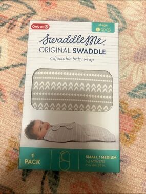 SwaddleMe Original Swaddle by SwaddleMe - Gray and White Arrow Pattern